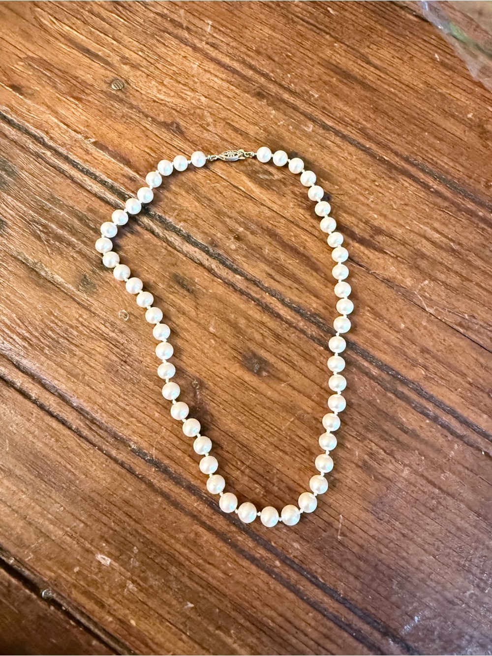 Classic Ivory Pearl Strand Necklace with Gold Clasp - Picture 6 of 8
